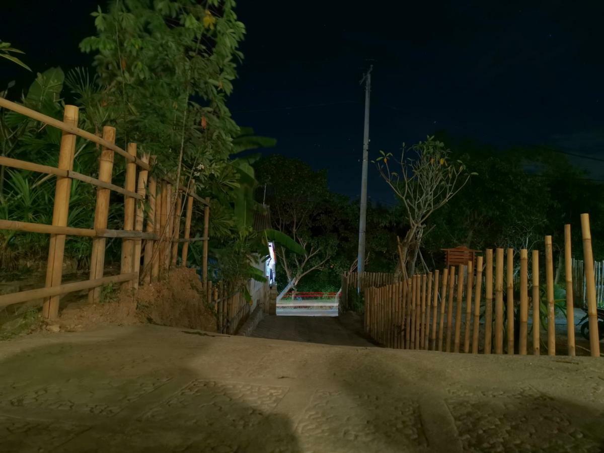 Kamasan Cottage By Reccoma Toyapakeh Ngoại thất bức ảnh