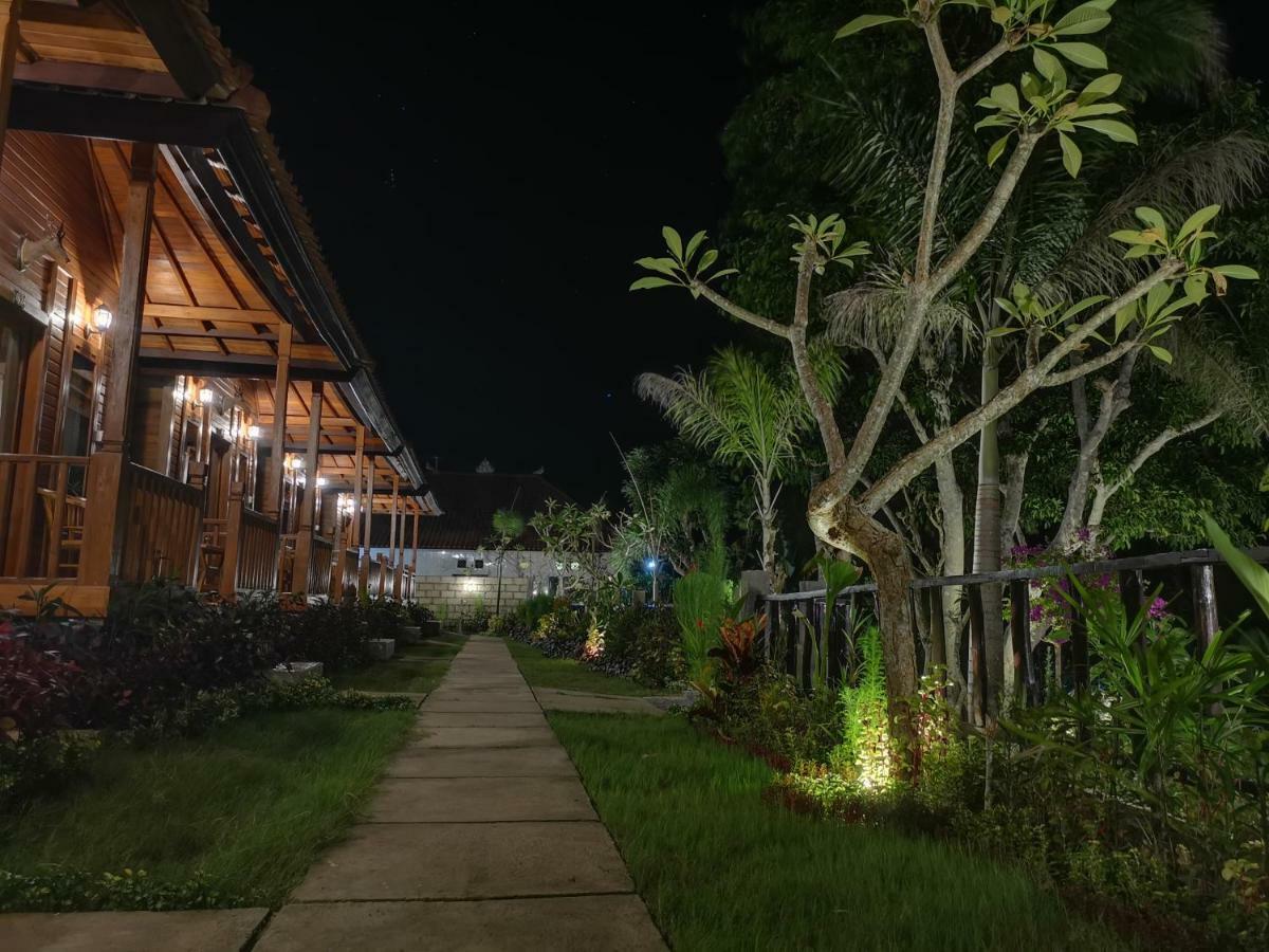Kamasan Cottage By Reccoma Toyapakeh Ngoại thất bức ảnh