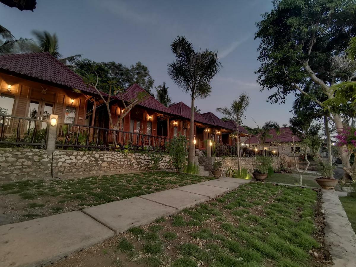 Kamasan Cottage By Reccoma Toyapakeh Ngoại thất bức ảnh